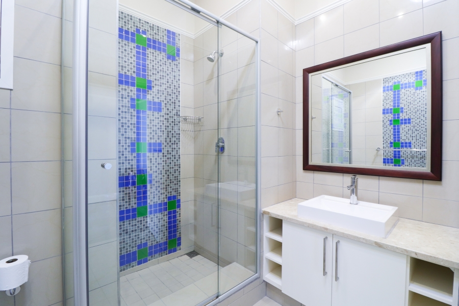 8 Bedroom Property for Sale in Reebok Western Cape